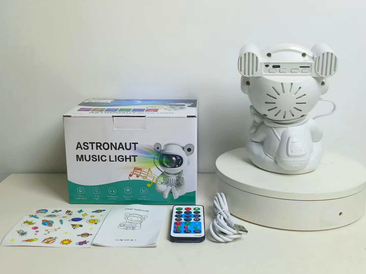Lumora - Astronaut Nebula Projector Romantic Atmosphere Children's Room Decor Companion Bluetooth Speaker