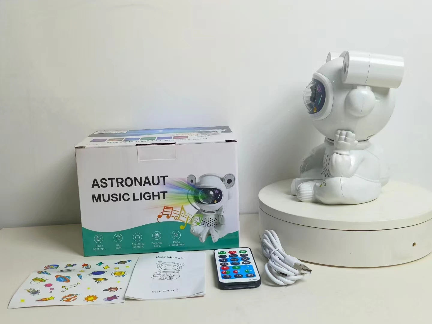 Lumora - Astronaut Nebula Projector Romantic Atmosphere Children's Room Decor Companion Bluetooth Speaker